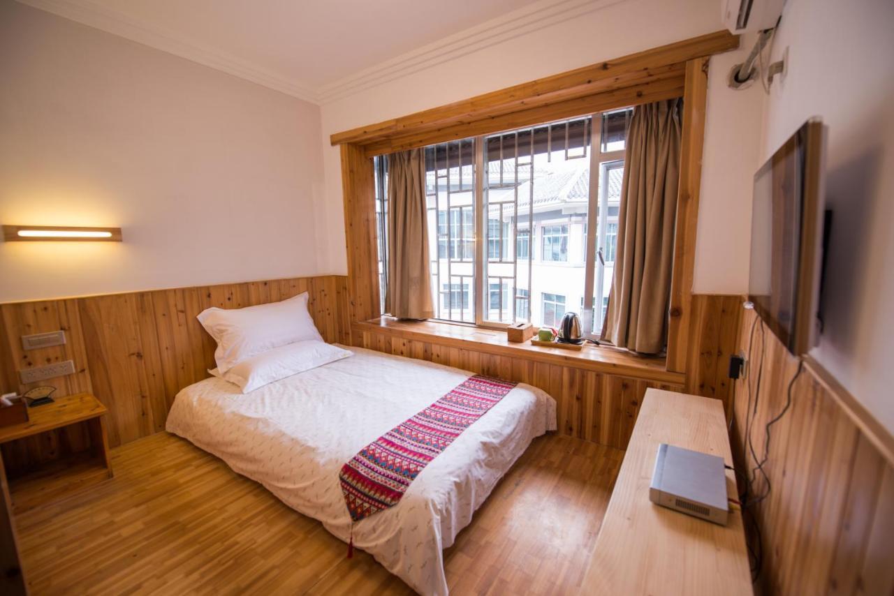 Ming Palace International Youth Hostel Гуейлин Екстериор снимка